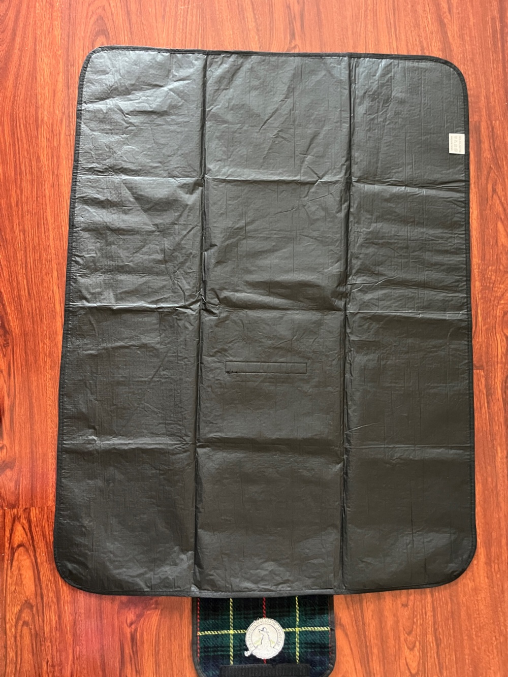 National Wildlife Federation foldable plaid picnic blanket classic tartan design - Picture 5 of 9